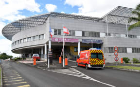 An exterior view of the French Polynesia Taaone Hospital in Papeete. - The coronavirus seemed to have almost disappeared from French Polynesia between March and July. But with the Delta variant, it returned with unprecedented violence, saturating the Tahiti hospital centre within a month.