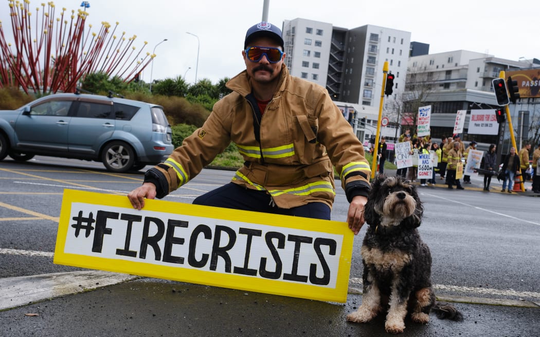 Auckland Central firefighters strike on 26 August 2022.