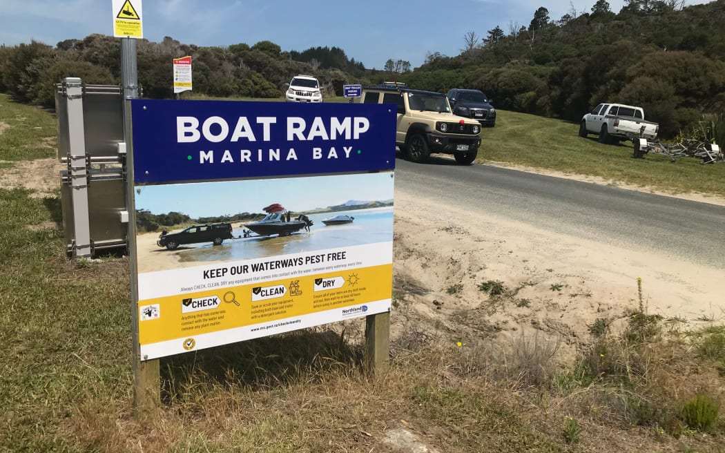 Kai Iwi Lakes signage December 2023