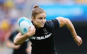 Michaela Blyde of New Zealand in action. Gold Coast 2018 Commonwealth Games, Rugby Sevens, Robina Stadium, Gold Coast, Australia. 14 April 2018 © Copyright Photo: Anthony Au-Yeung / www.photosport.nz