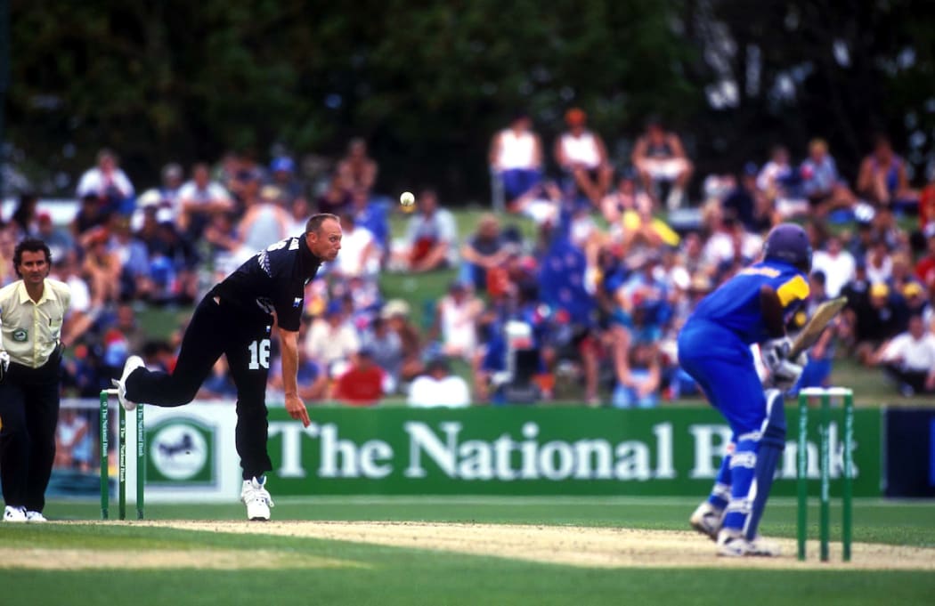 Andrew Penn bowls for the Black Caps against Sri Lanka in 2001.