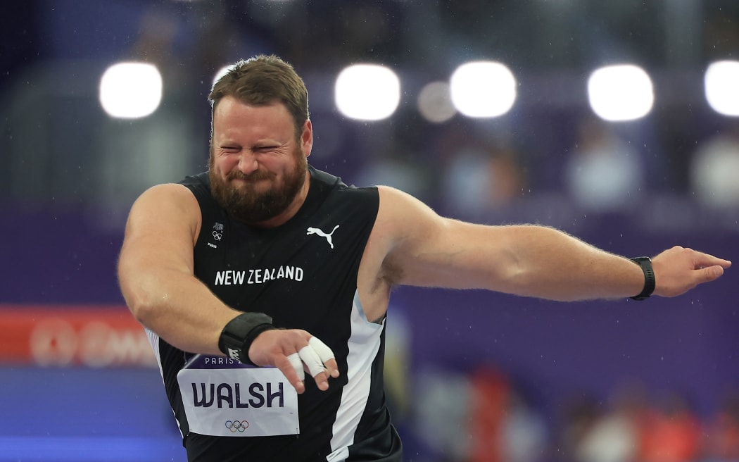 Tom Walsh from New Zealand injured himself in the men's shot put final at the 2024 Paris Olympics.