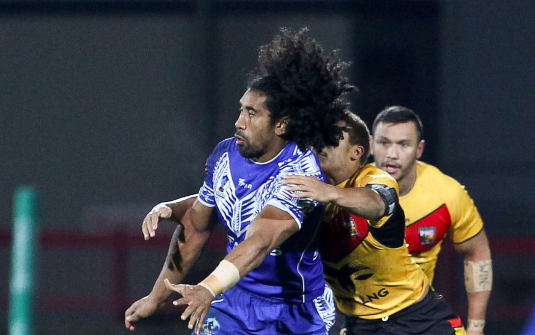 Sia Soliola playing for Samoa.