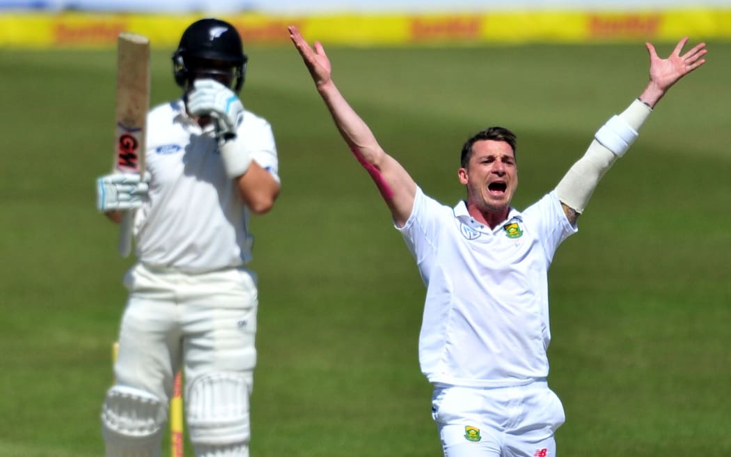 Dale Steyn takes the wicket of Ross Taylor.
