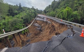 Part of SH25A to Coromandel collapses