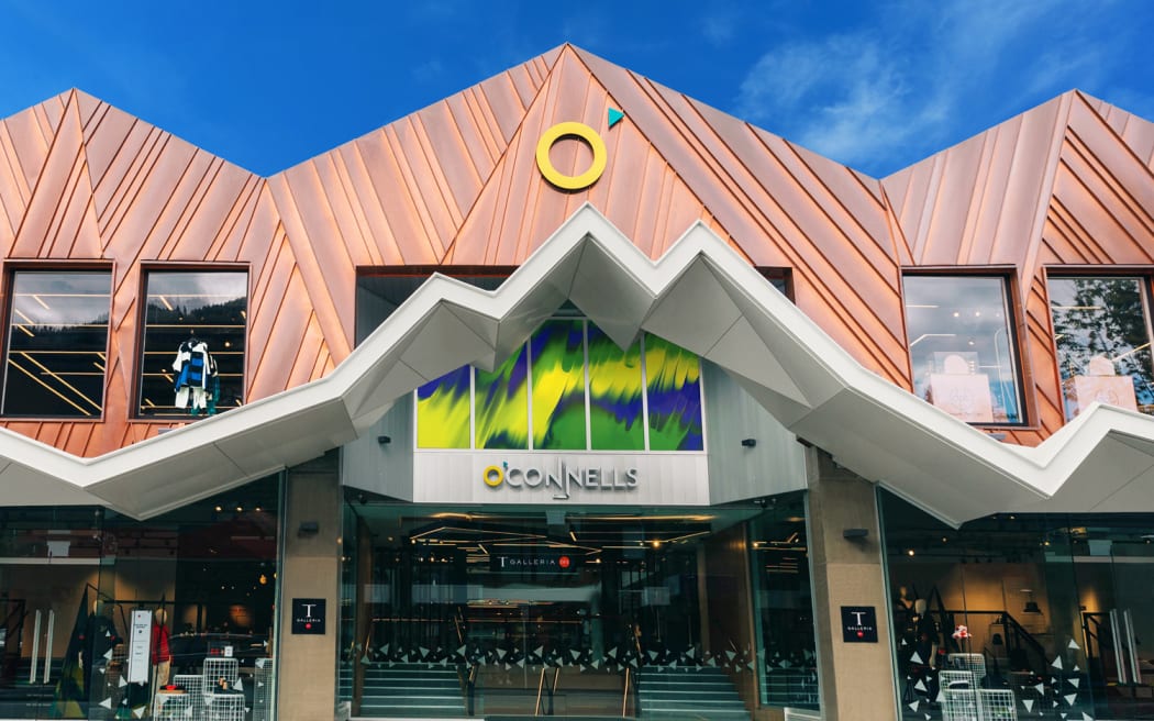 Luxury travel retailer Duty Free Shoppers will close its Queenstown stores by 30 September.