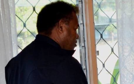 Governor General Sir Frank Ofagiaro Kabuiwelcomes the reinstated Minister for Infrastructure Development, Hon JimmyLusibaea. 06-05-2016