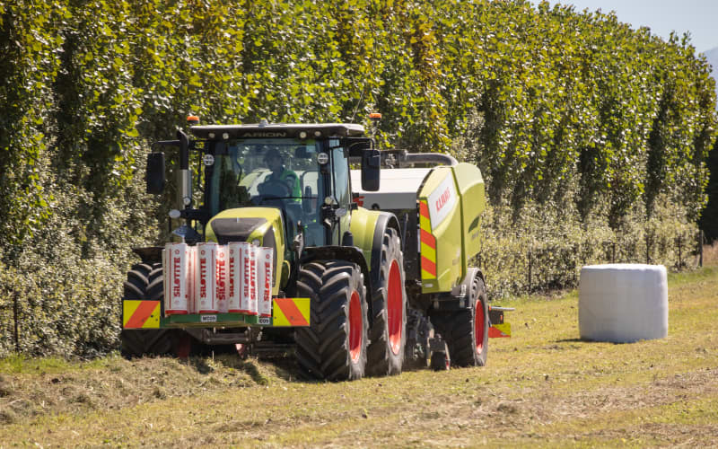 Farmers 'stuck having to use bale wrap' | RNZ