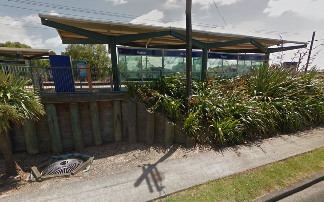 Ranui train station