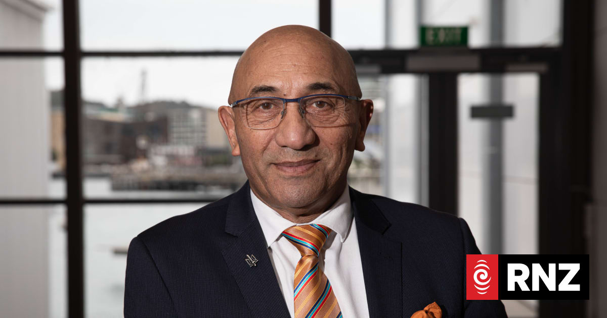 Ron Mark returns to NZ First for election