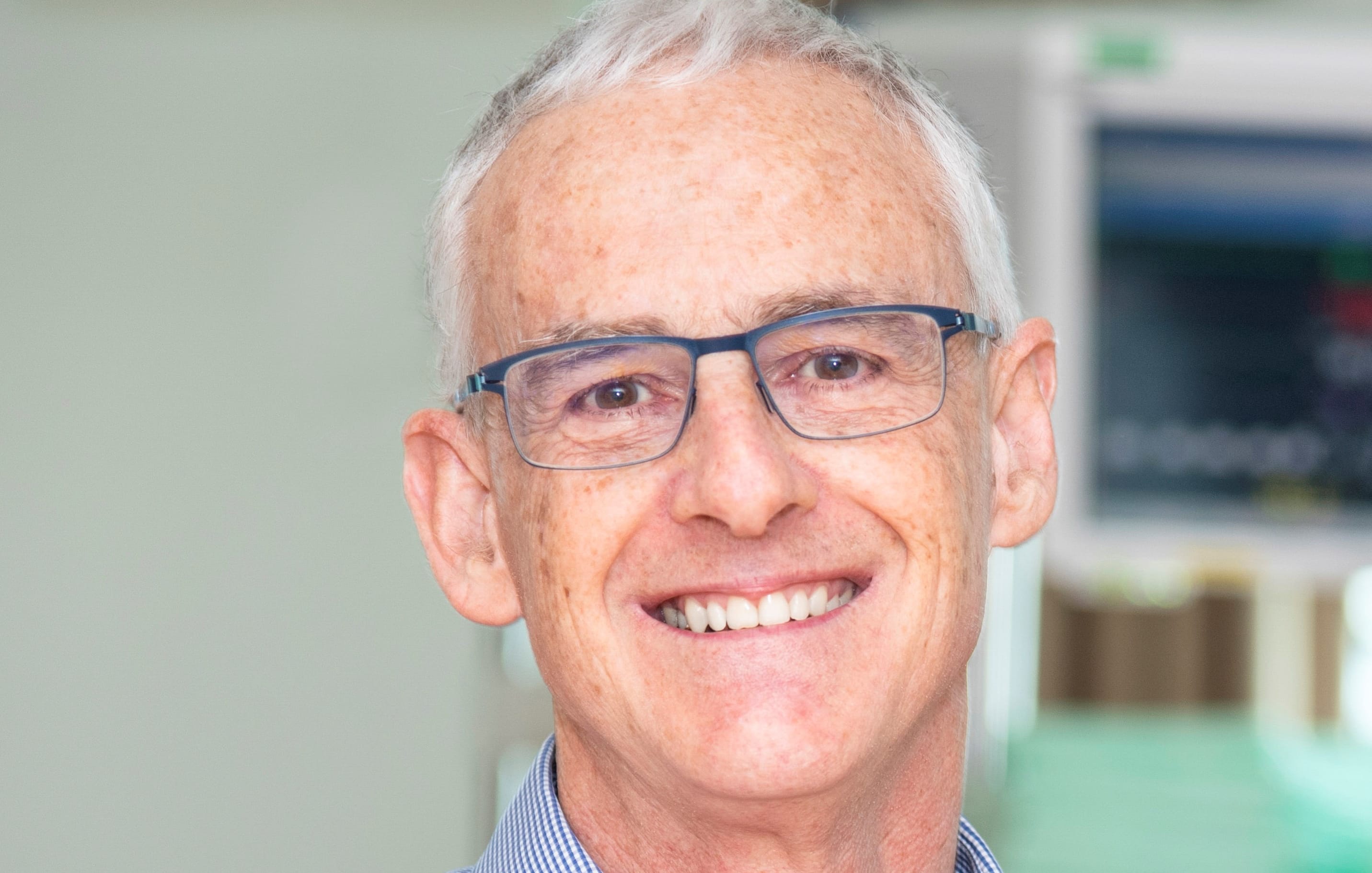 Dr Colin McArthur
