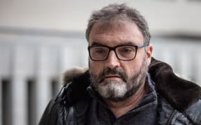 Frederic Pechier, an anaesthetist now suspected of poisoning patients in 32 cases (with 13 lethal outcomes) at the Besancon hospital arrives at the Besancon courthouse on March 8, 2023. Doctor Pechier is summoned to appear before the examining magistrate on March 8, 9 and 10 to discuss the eight new cases of poisoning. (Photo by ARNAUD FINISTRE / AFP)