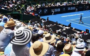 Tennis fans on a scorching Auckland afternoon at the ASB Classic