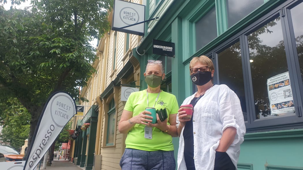 Happy customers of the Honest Kitchen.