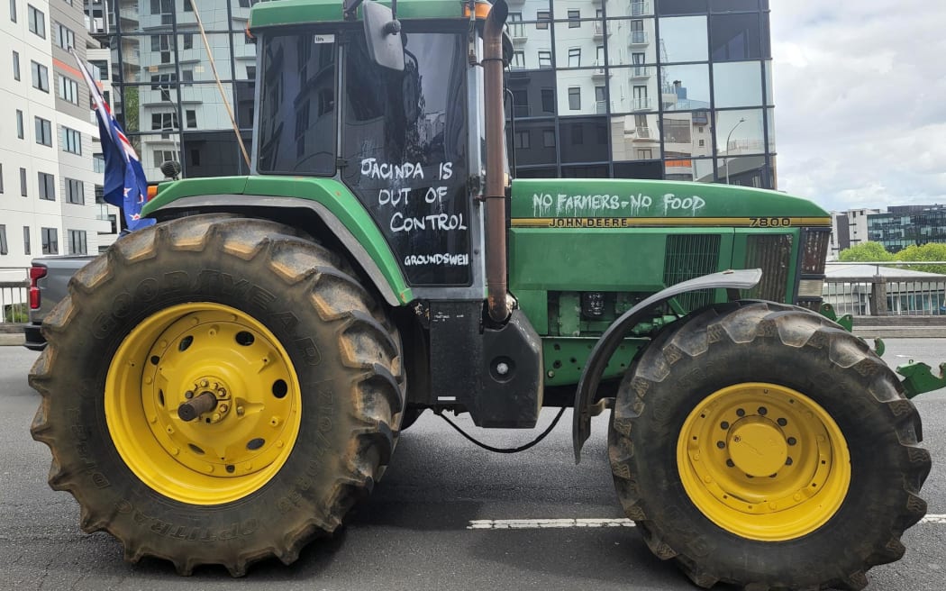 Farmers arrive on tractors in Auckland CBD for Groundswell protest on 20 October 2022.