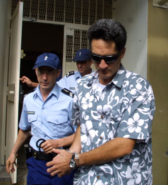 In 2004,Vetea Guillox, a former spy in Mr Flosse's intelligence unit, said Jean-Pascal Couraud had been drowned. He was swiftly arrested.