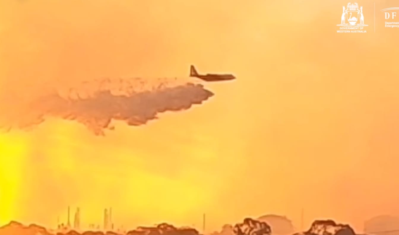 Large Air Tanker supporting firefighters at the City of Kwinana bushfire, in Perth, Western Australia.