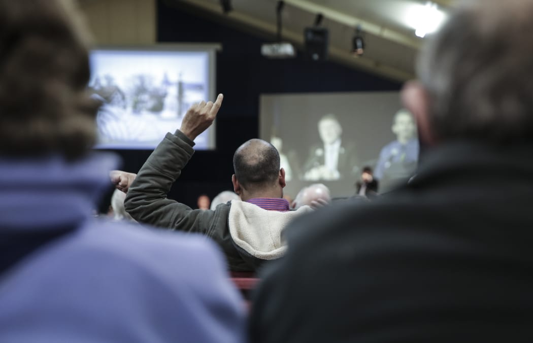 30082016 Photo: Rebekah Parsons-King. Havelock North public meeting over the contamination of the bores that supply Havelock North's water. Lots of questions from he public.