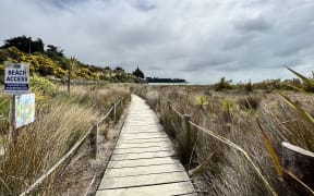 Walkway to the beach, Timaru