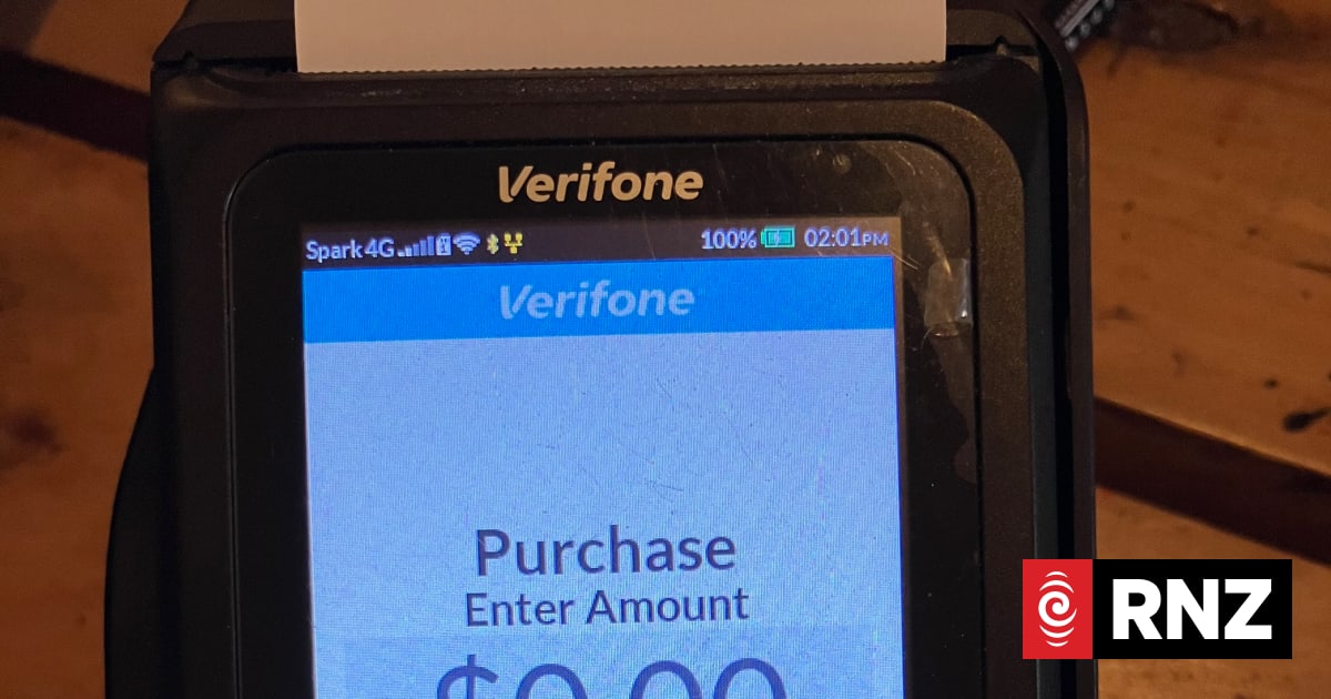 Check before you tap: Consumer warning over PayWave surcharges | RNZ