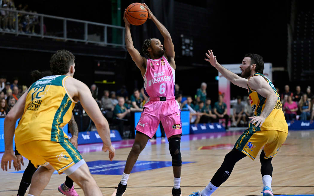 Parker Jackson-Cartwright pulls down a rebound.