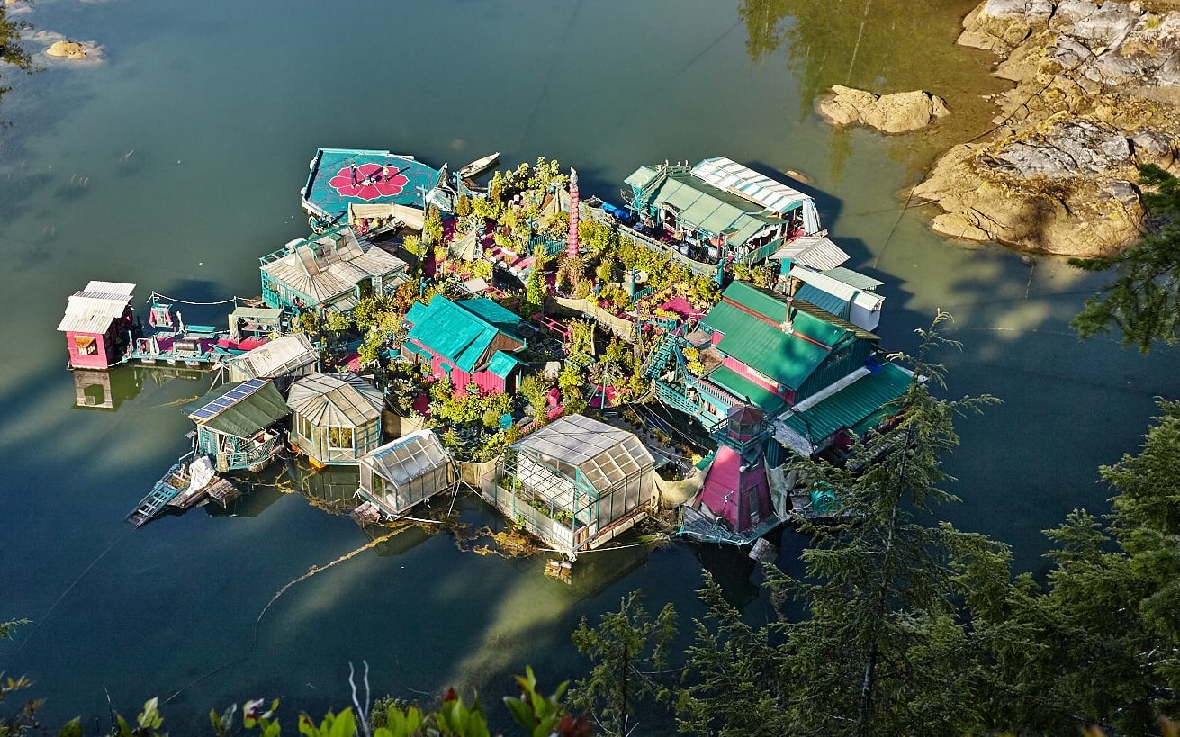 Freedom Cove - the floating complex built by Catherine King and Wayne Adams