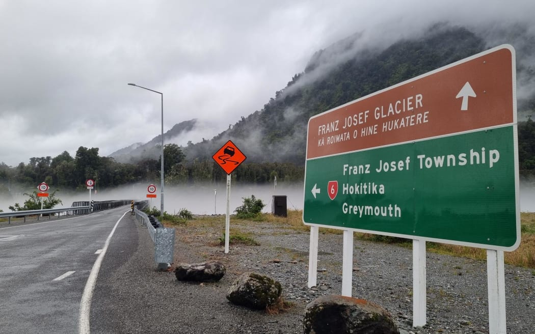Road sign for Franz Josef township.