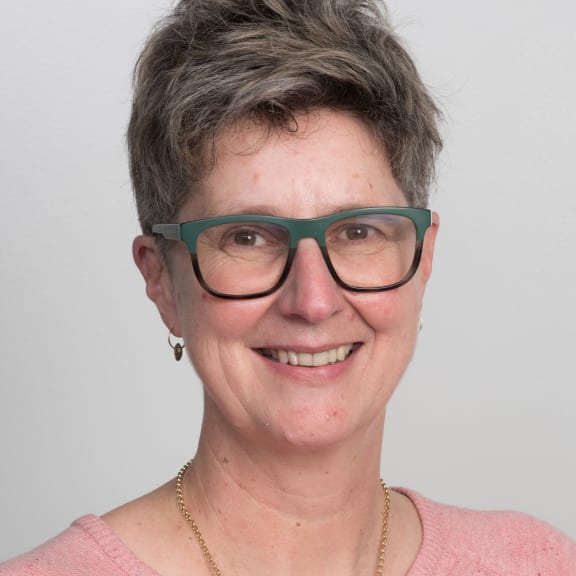 एसोसिएशन ऑफ सैलरीड मेडिकल स्पेशलिस्ट्स की कार्यकारी निदेशक सारा डाल्टन, 2024 में चित्रित।