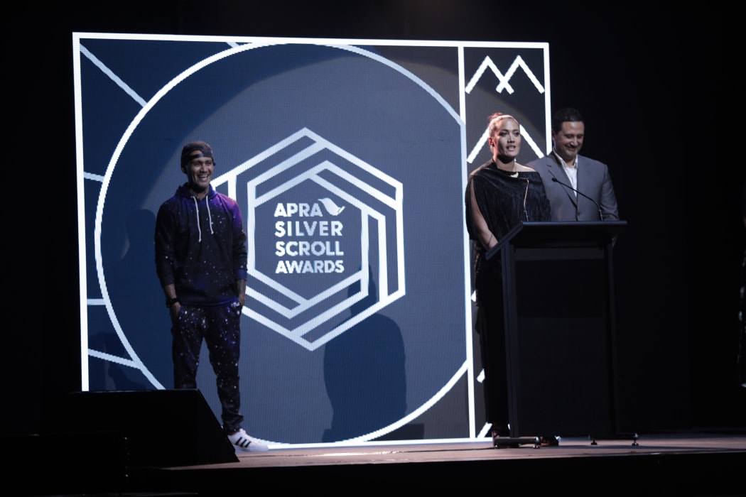 Ria Hall Accepts the Maioha Award at the 2018 Silver Scrolls.