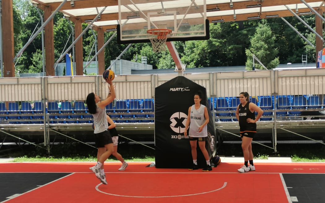 The New Zealand 3x3 Tall Ferns warm up for the 3x3 World Cup in Belgium.