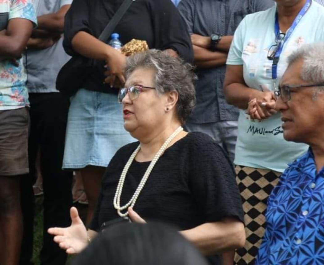 Elizabeth Reade Fong, (in black)