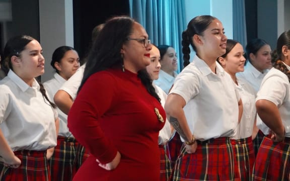 Amelia Kaui with her students.