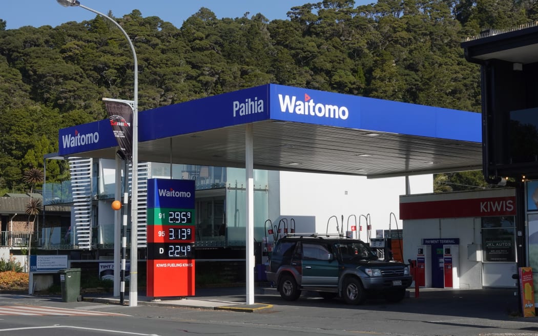 Last week Waitomo in Paihia was selling 91-octane petrol for 20 cents a litre less than some service stations in Whangārei, even though it’s 70km further away from the fuel import terminal.