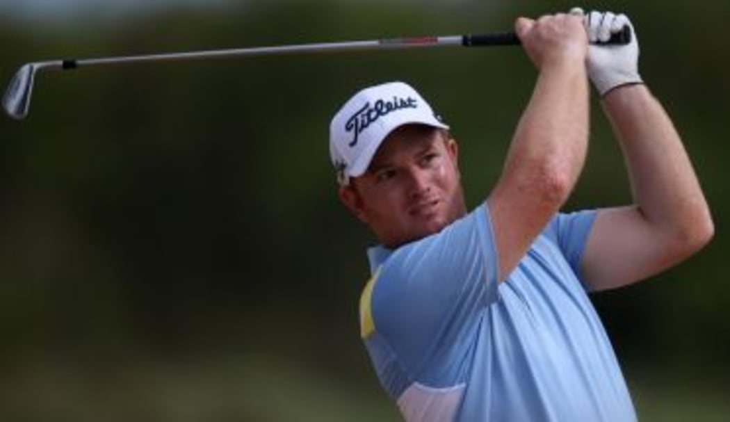 Giles goes into the third round of the Fiji International leading by one stroke