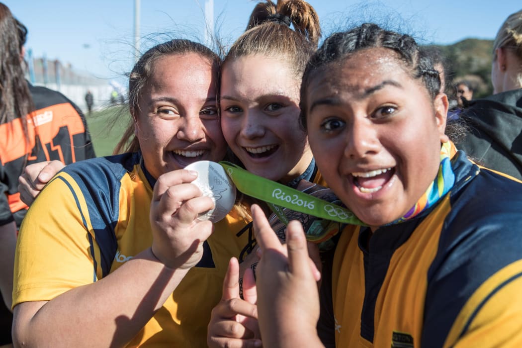 Winger Portia Woodman and captain Sarah Goss said the response from fans at an all-girls under 15 sevens tournament in Wellington yesterday was fantastic.