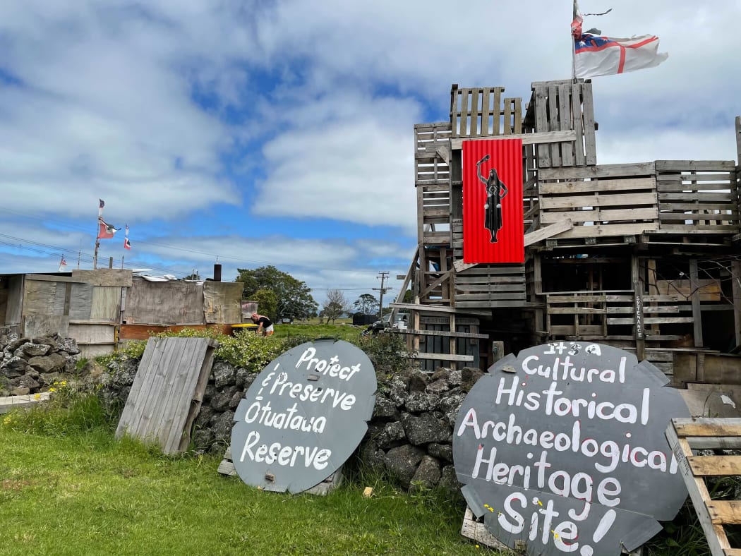 Structures set up at Ihumātao.