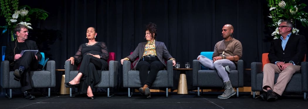 Russell Brown, Georgina Beyer, Julia Amua Whaipooti, Tāwhanga Nopera, Richard Pamatatau.