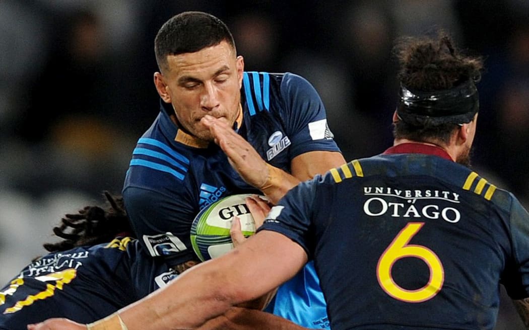 Sonny Bill Williams in his Blues jersey with the BNZ logos taped over on the collar.