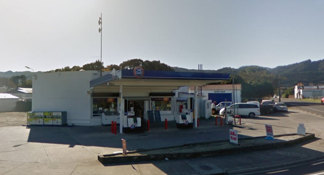 Gull station on McKenzie St, Tāneatua.