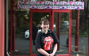 Nineteen-year-old Charlie O’Sullivan or ‘Tiare’ has travelled more than 14,000 kilometres from New Jersey to Aotearoa, not for a holiday, but to immerse herself in te ao Māori and dedicate an entire year to learning the language.
