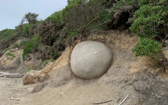 Boulders at Moeraki.