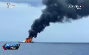 The Indonesia warship KRI Rencong-622 caught fire near the city of Sorong in West Papua after a systems malfunction on Tuesday 11 September 2018.