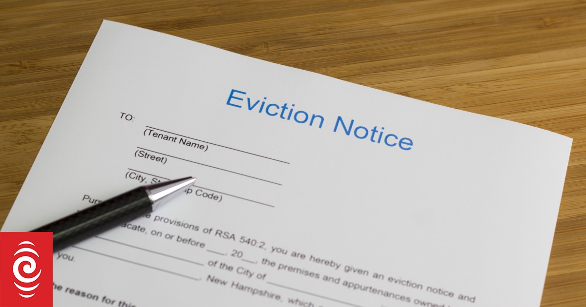 Auckland tenant kicked out of apartment after balcony escape and police callouts