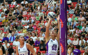 Maia Wilson shoots for the Stars.