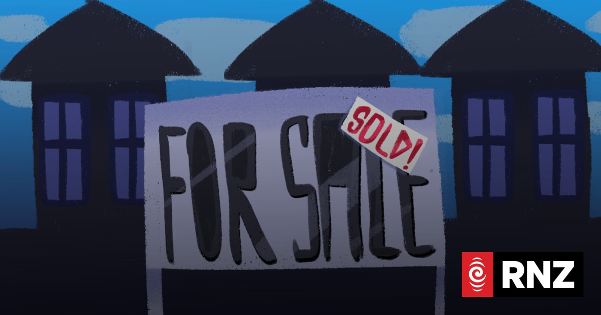 Thousands sell houses for less than they paid
