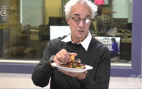 Te Papa puts big burger on its menu