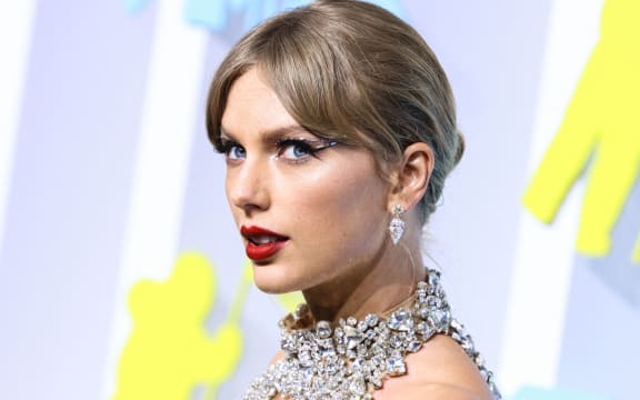 Taylor Swift arrives at the 2022 MTV Video Music Awards held at the Prudential Center on August 28, 2022 in Newark, New Jersey