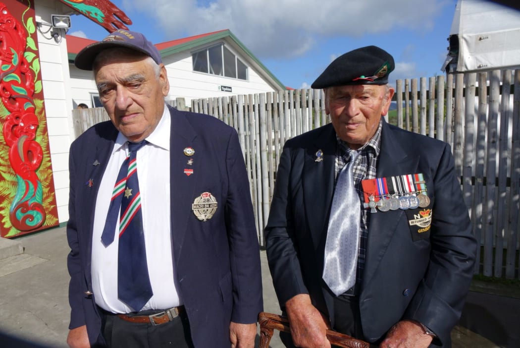 The late Māori leader Sir Graham Sir Graham Latimer has made his final exit from his home marae by waka, at his funeral in the Far North.
