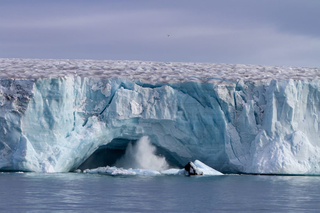 Large chunk breaks of glacier in Norway