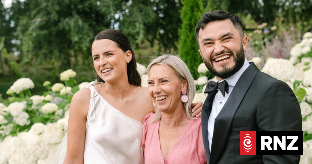 Number of weddings and civil unions drops again, down 3 percent from 2025